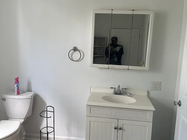 429 Manor Ave — Photo 12