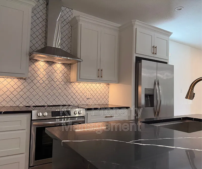 2 bed, 2.0 bath, 1249 sqft, $2,195 — Photo 4