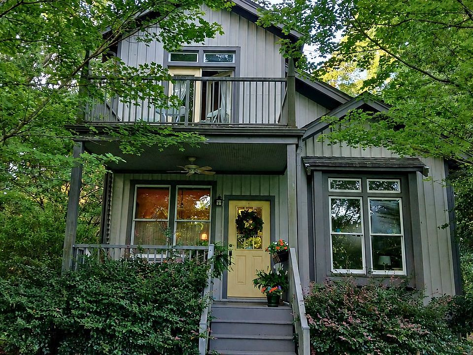 1st image of 2623 Woodridge Dr #1