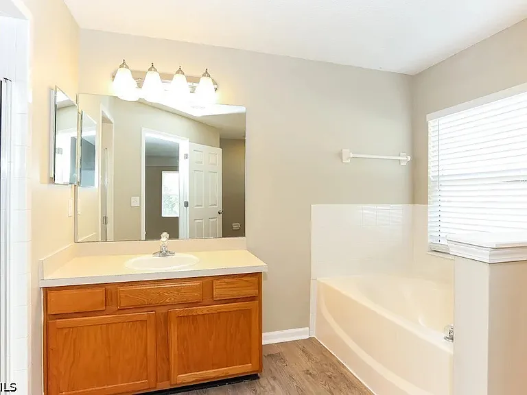 10730 Apple Blossom Trl E — Photo 3
