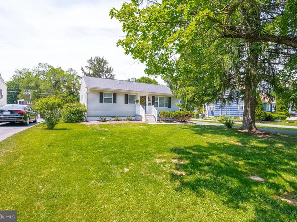 304 Edgemont Ter, Martinsburg, WV 25401