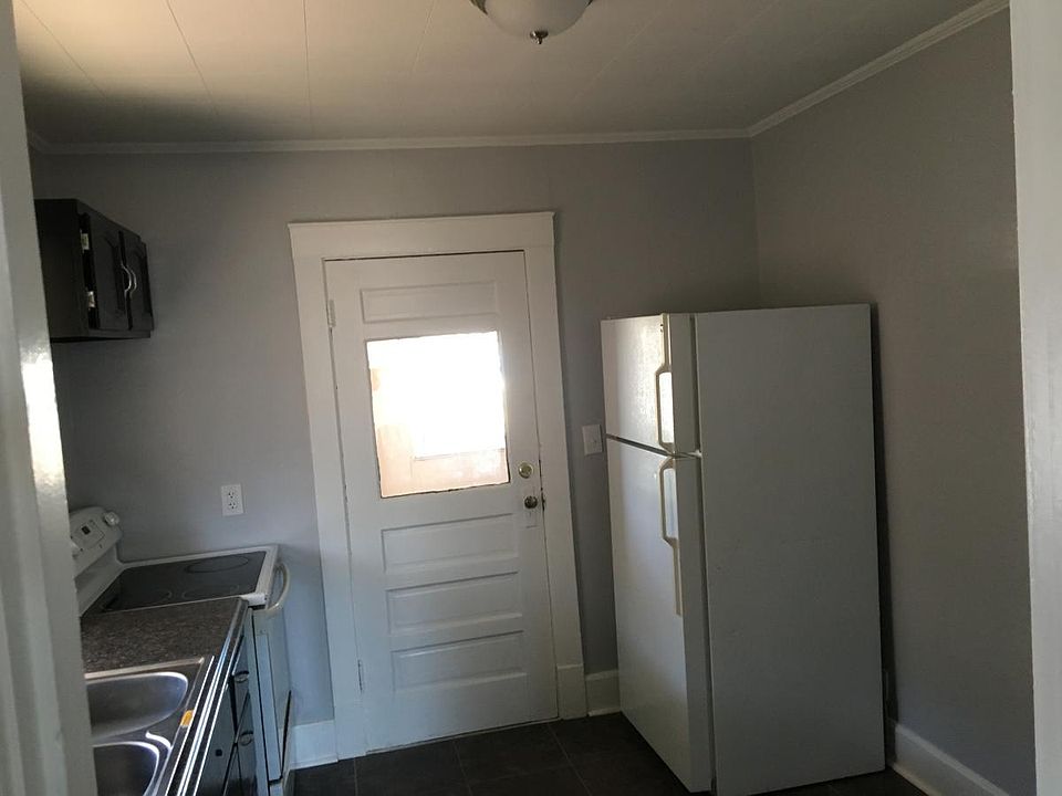 Kitchen - Sun Room Entrance