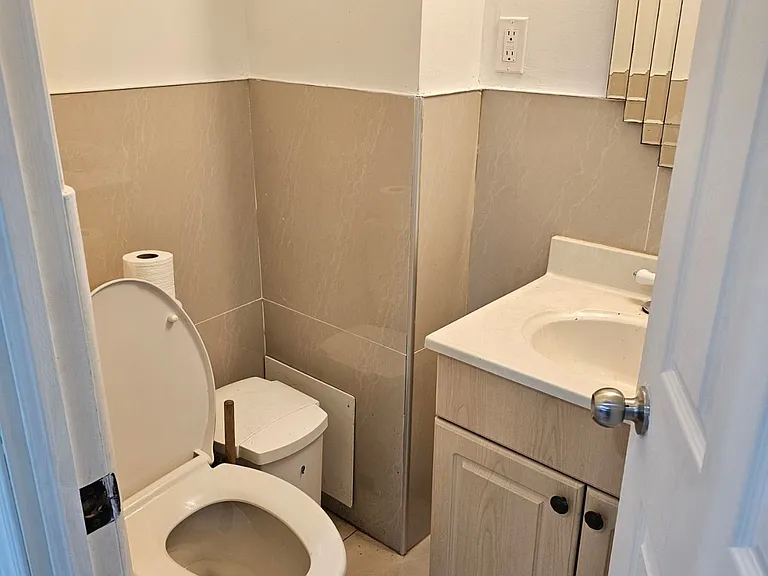 63 Yorkland St #2 — Photo 3