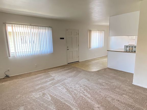4th image of 4758 Mansfield St #5
