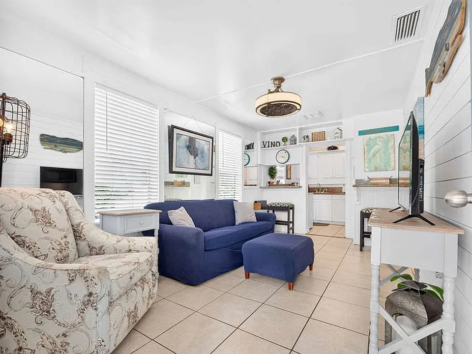 11 Davis St #ID1613535P