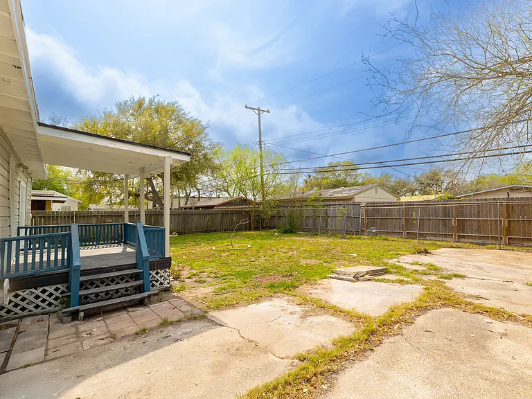 754 Collingswood Dr — Photo 14