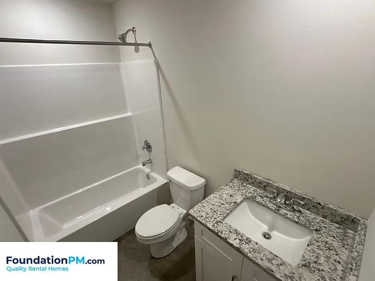 310 Chestnut St — Photo 11
