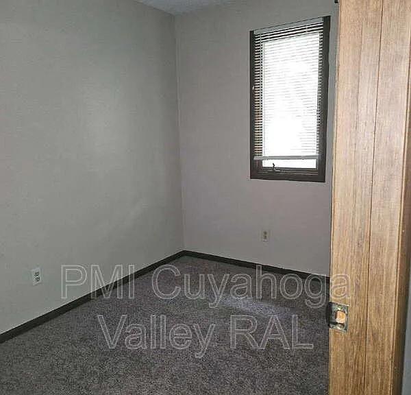 1500 W Market St #14 — Photo 9