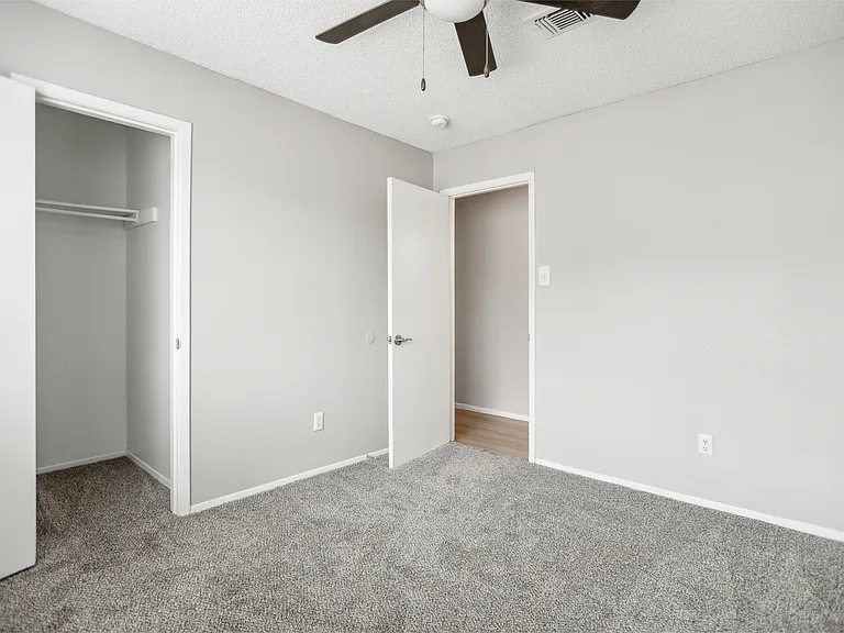 Lawson — Photo 30