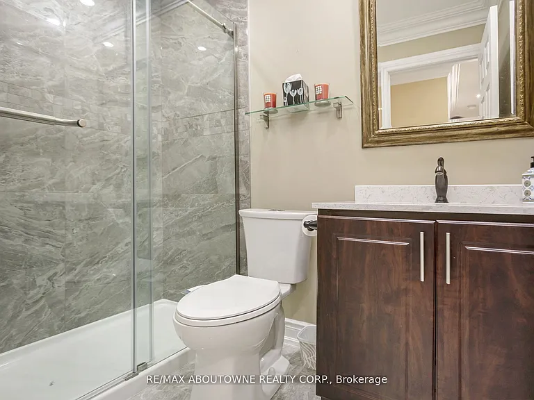2235 Grenville Dr — Photo 16