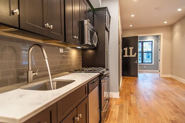 Rented by Nooklyn NYC LLC | media 30