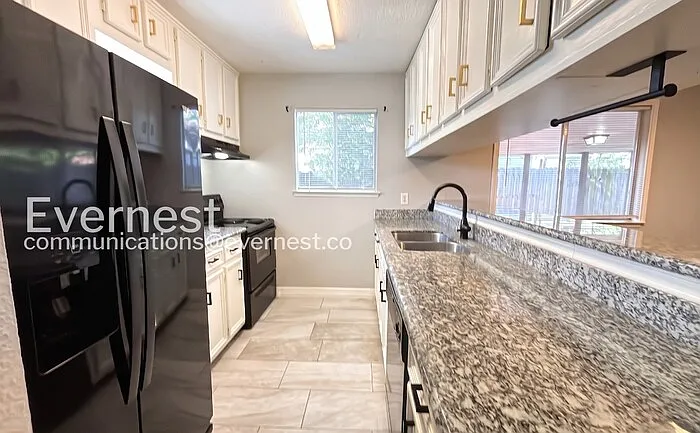 1379 Dell Dale St — Photo 6