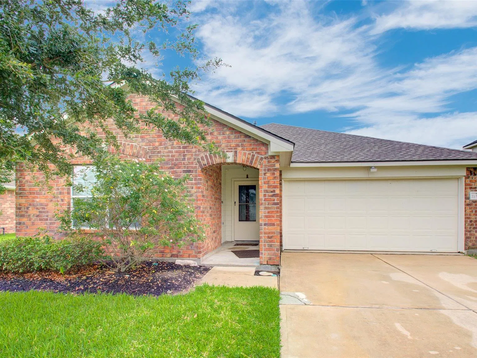 3 bed, 2.0 bath, 1959 sqft, $2,000 — Photo 3