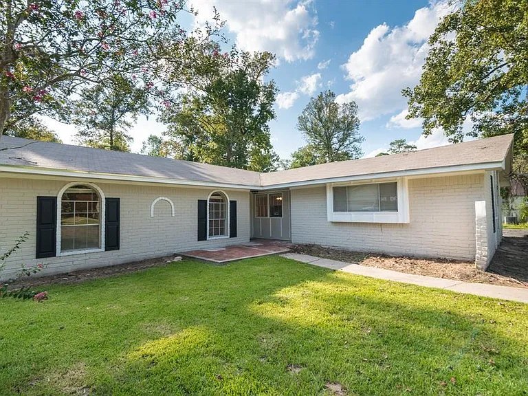 20520 Youpon Ln — Photo 1