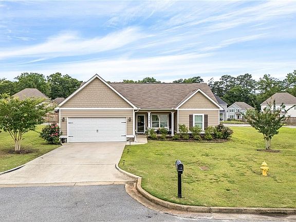 2nd image of 2401 Meadow Ln