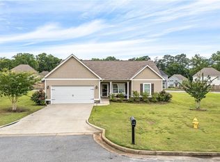 2401 Meadow Ln, Valley, AL 36854