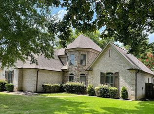 819 Deep Woods Rd, Collierville, TN 38017