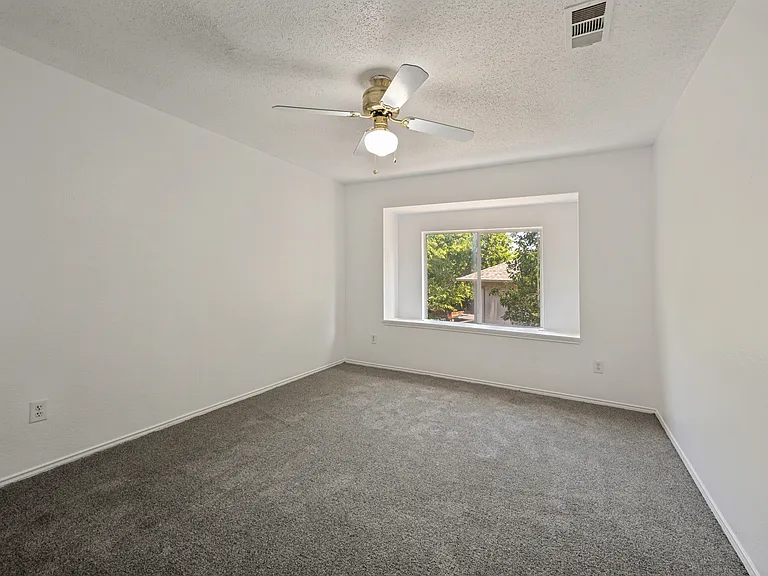 5518 Heathercrest Dr — Photo 19