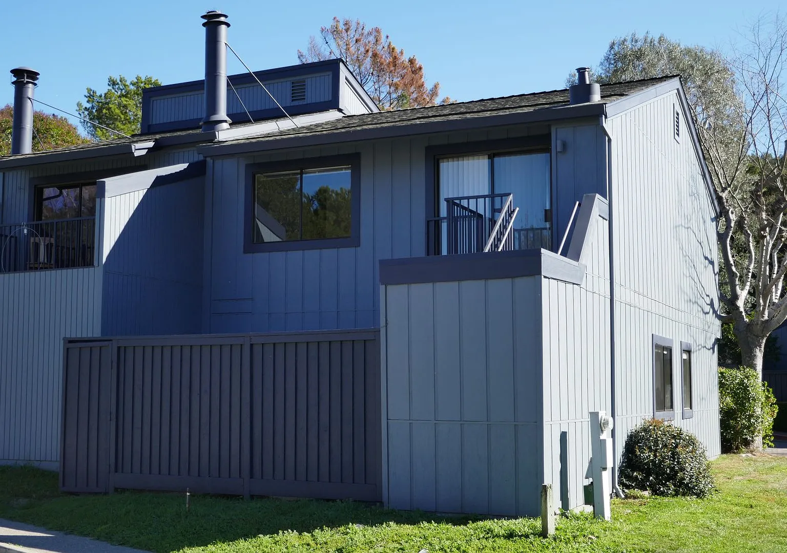 Large Three Bedroom Two And Half Bath End Unit Condo Townhome In Canon Village — Photo 1