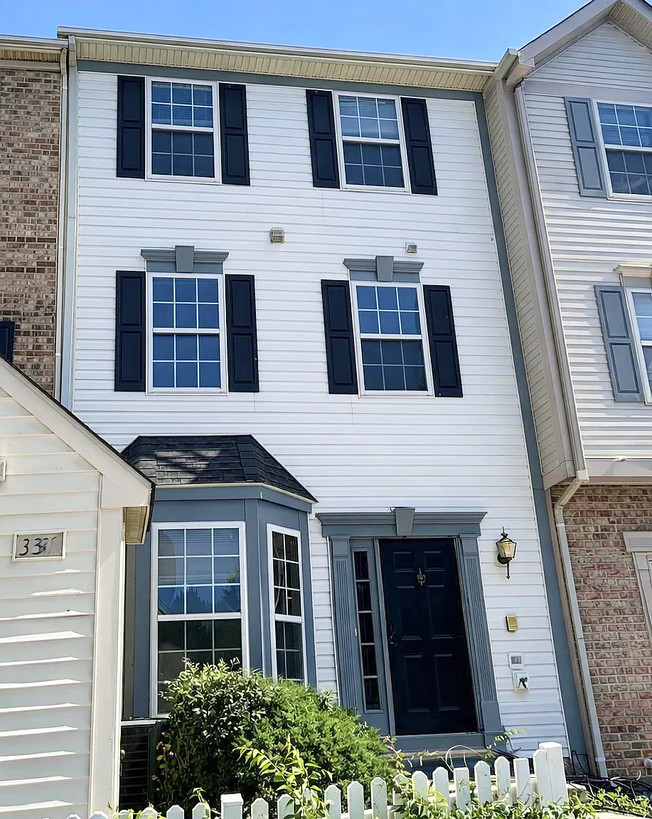 3 bed, 1572 sqft, $2,850 — Photo 1