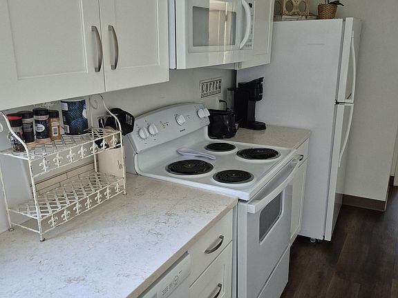 4th image of 1094 Kingwood Dr NW