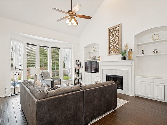 3rd image of 1017 Muirfield Dr