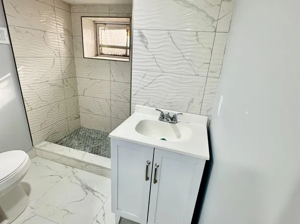 170 West 10th Street image 17 of 19