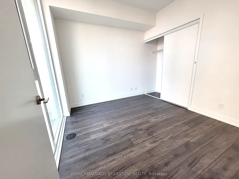 33 Helendale Ave #1701 — Photo 7