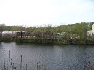 150 Roosevelt Dr, Derby, CT 06418