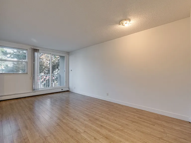 695 SE Marine Dr #605 — Photo 30