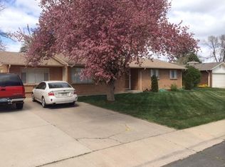 1017 Meadowbrook Dr, Fort Collins, CO 80521