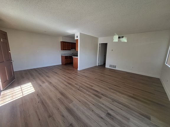 5th image of 13111 Cypress St APT 4