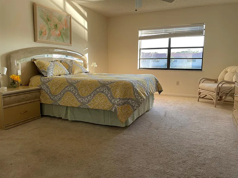 7911 Eastlake Dr #H — Photo 24