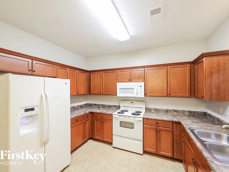 2132 Spaulding Pl — Photo 7