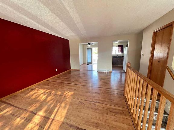 3rd image of 63 W McLevin Cres