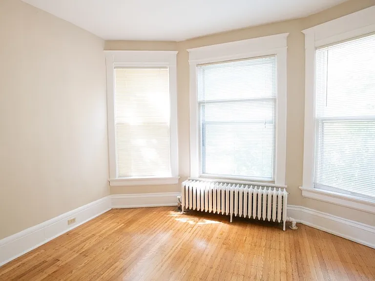 2216 E Ivanhoe Apartments — Photo 48