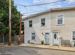 220 Sheas Ter, Ardmore, PA 19003