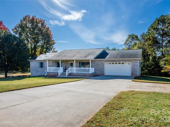 3075 Sunset Dr, Claremont, NC 28610