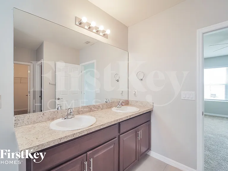 1627 SW 25th Ln — Photo 11