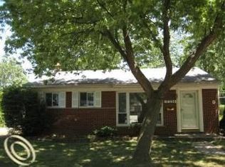 17334 Deering St, Livonia, MI 48152