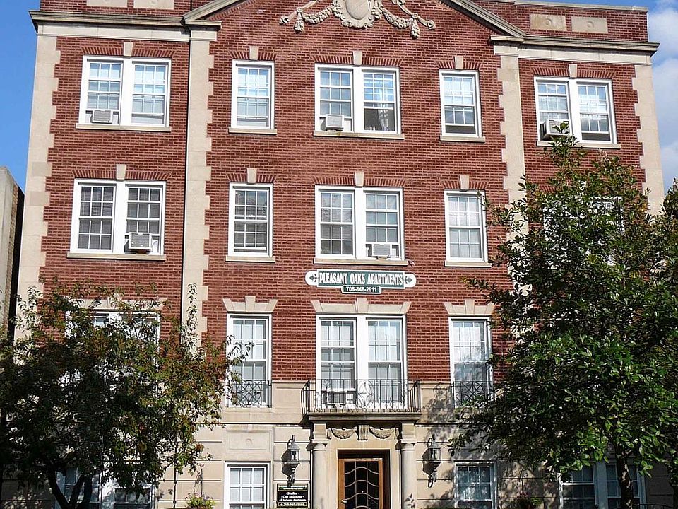 1st image of 212 S Oak Park Ave APT 402