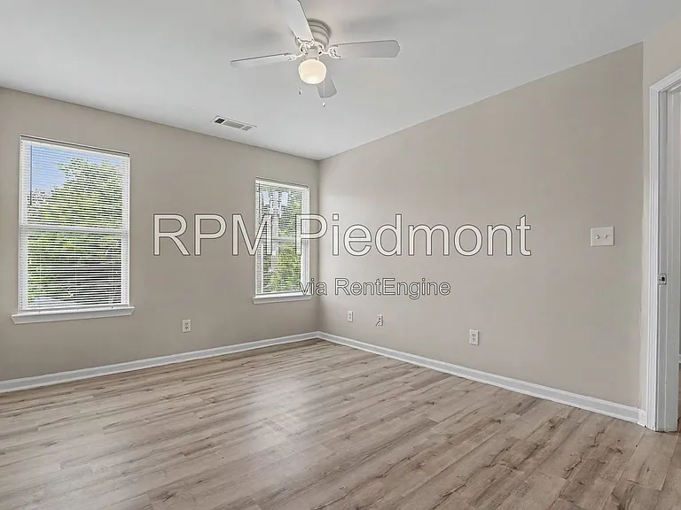 753 Prince Pl NW — Photo 17