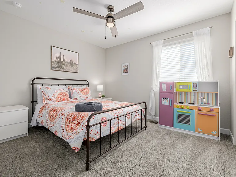 10406 Akron St — Photo 36
