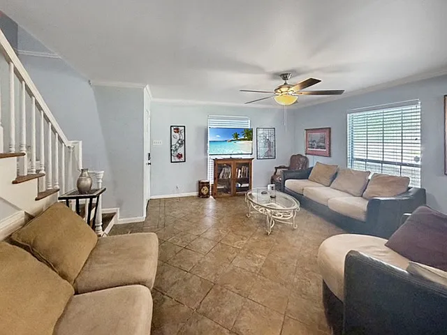 5201 Heatherstone Dr — Photo 2