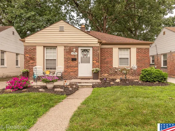 4344 Carnegie St, Wayne, MI 48184
