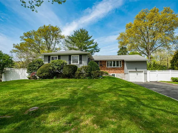 11 New Dorp Place, Melville, NY 11747