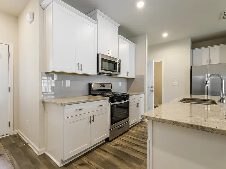 1672 Villageside Ct — Photo 9