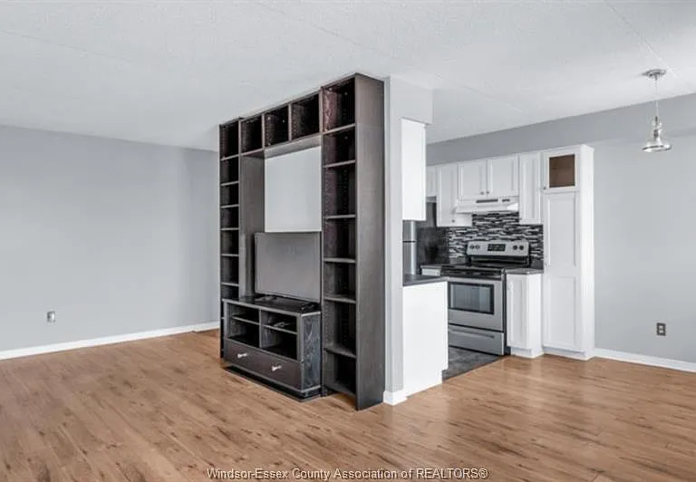 150 Park St W #1808 — Photo 2