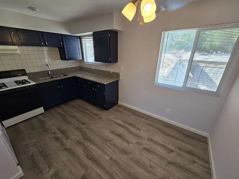 4360 Twin View Cir #3 — Photo 15
