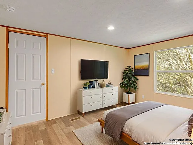 1230 Greenbriar — Photo 21